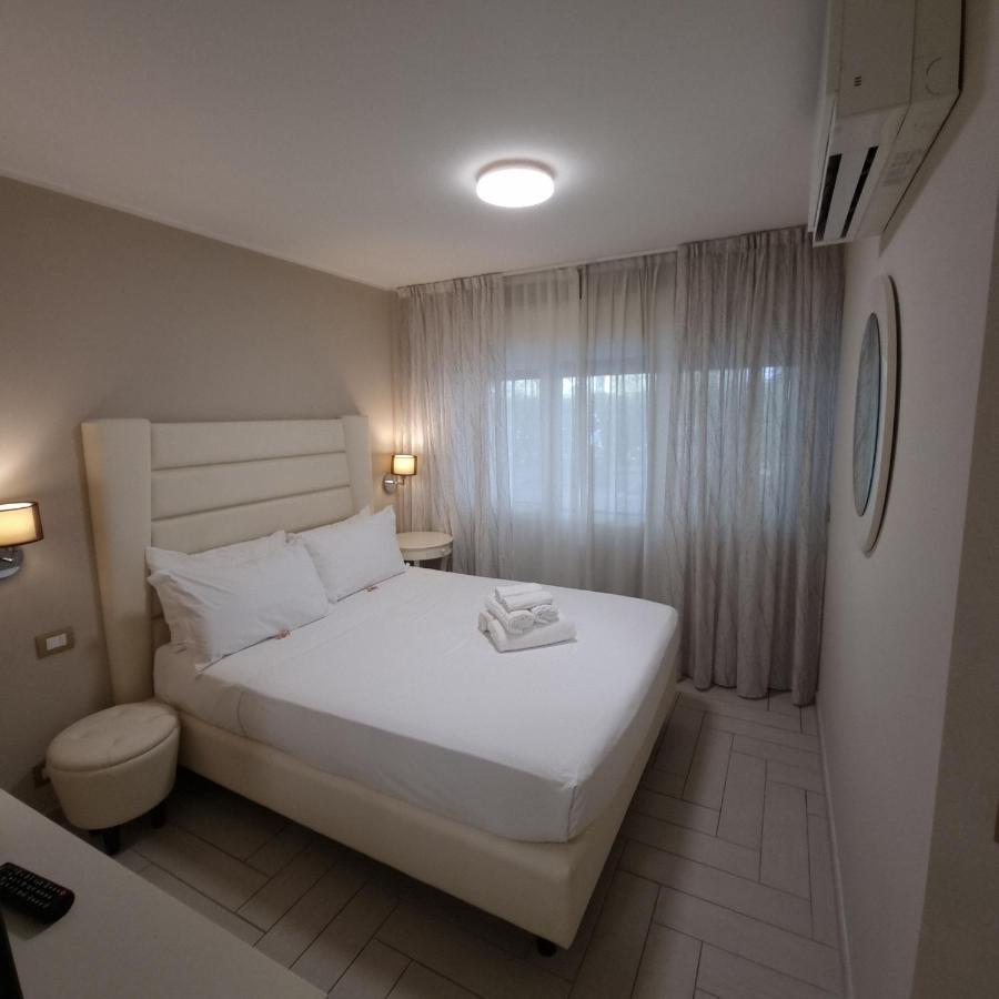 Nero D'Avorio Apartments Rimini Exteriör bild