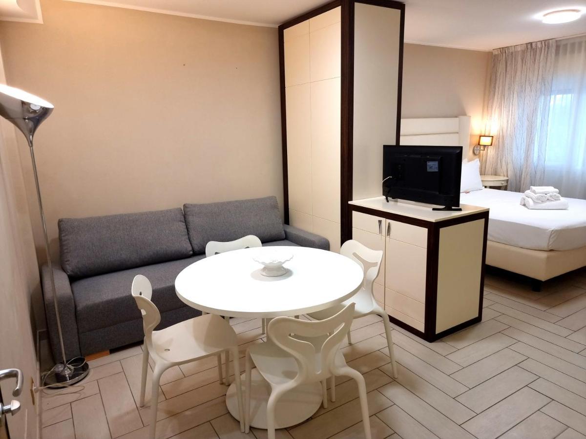 Nero D'Avorio Apartments Rimini Exteriör bild