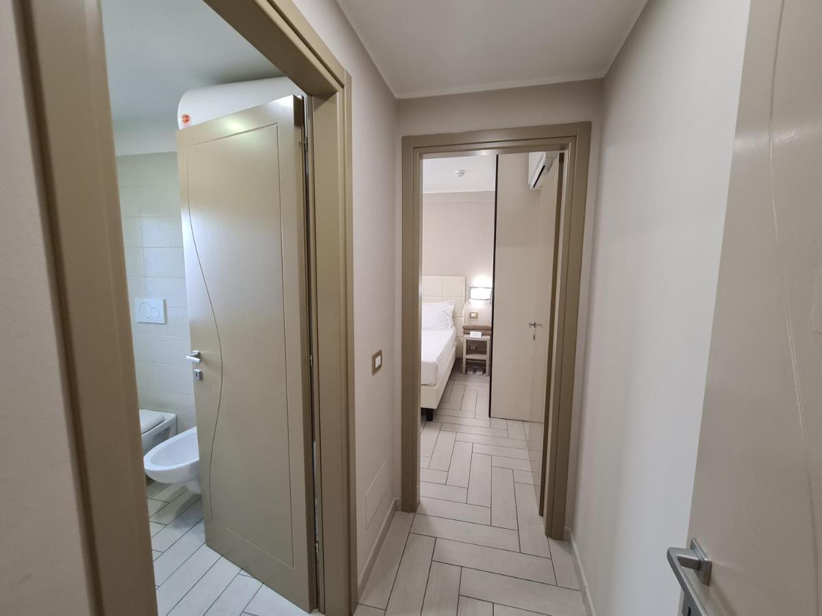Nero D'Avorio Apartments Rimini Exteriör bild