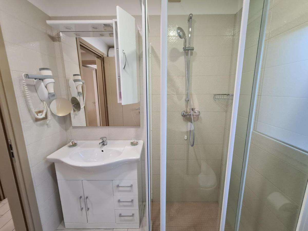 Nero D'Avorio Apartments Rimini Exteriör bild